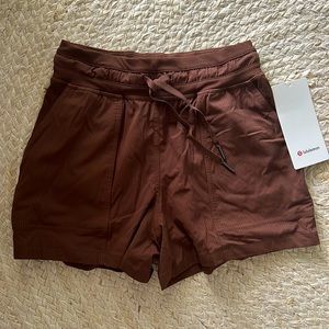 Lululemon Dance Studio HR short 3.5”